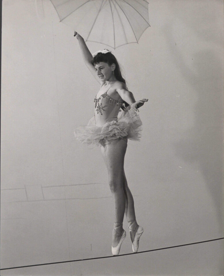 Circus world 18 hathaway