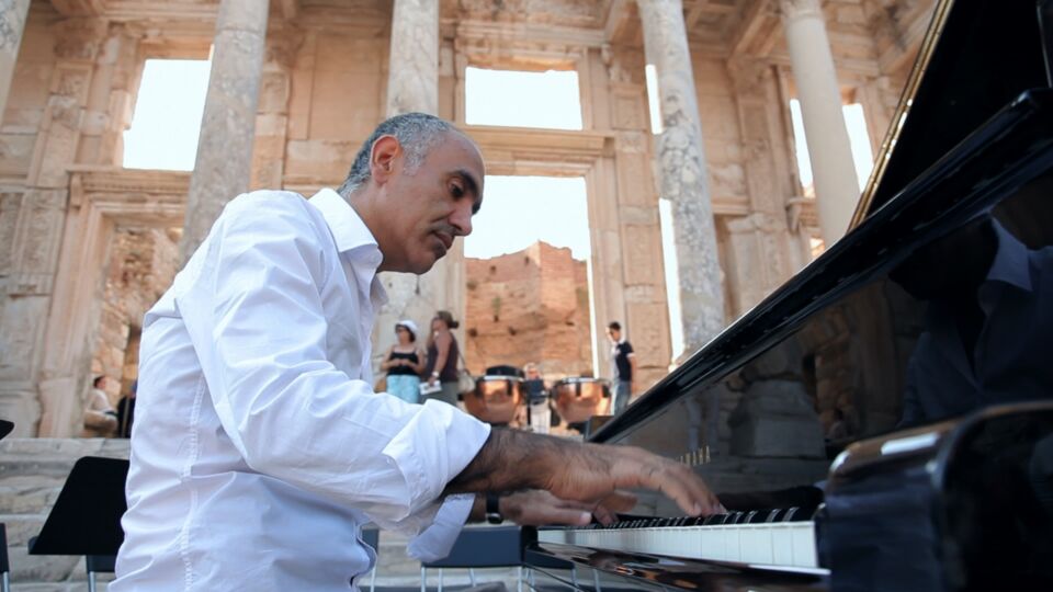 ABDEL RAHMAN EL BACHA UN PIANO ENTRE ORIENT OCCIDENT 1 Corbiau