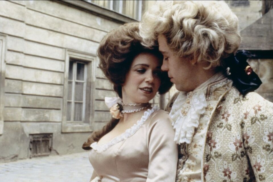 Amadeus 9 Forman