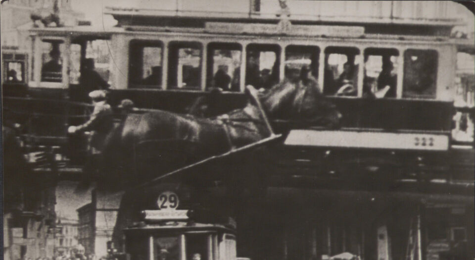 CHELOVEK S KINOAPPARATOM 13 Vertov copy