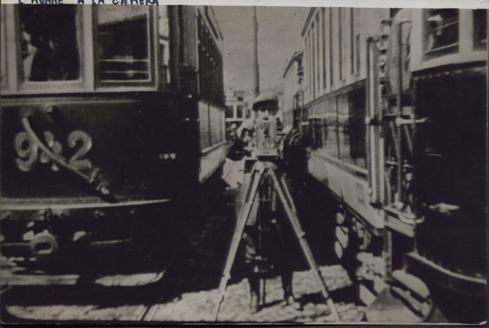 CHELOVEK S KINOAPPARATOM 14 Vertov copy