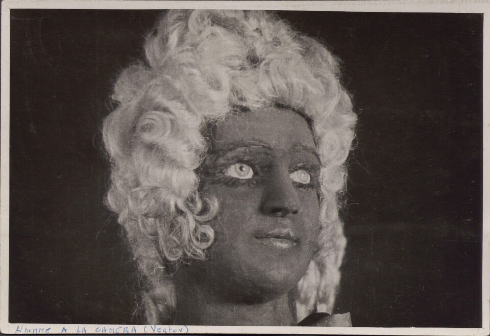 CHELOVEK S KINOAPPARATOM 15 Vertov copy