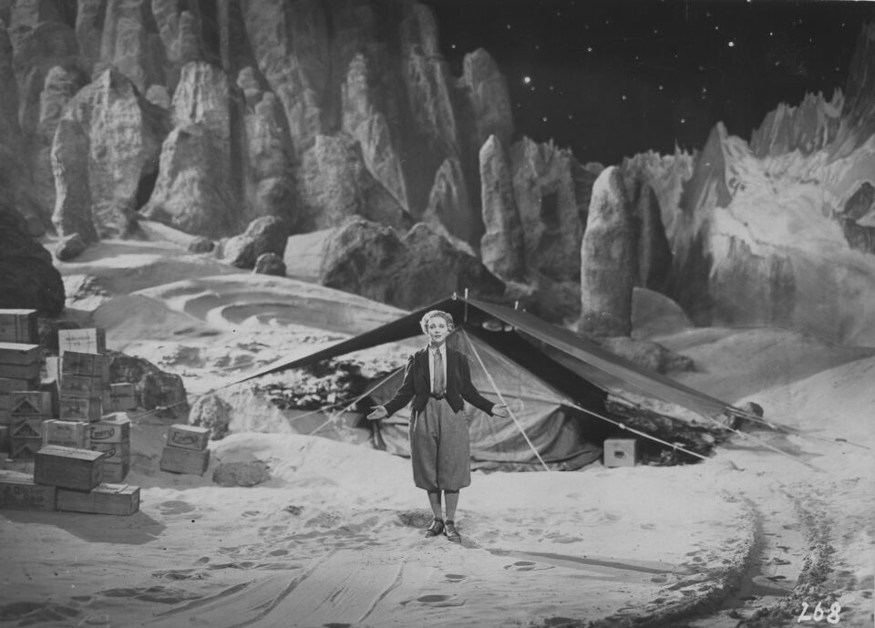 Frau im mond die 6 Lang