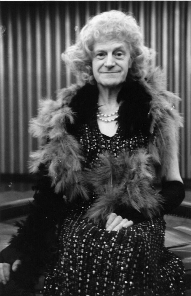 F frau 002