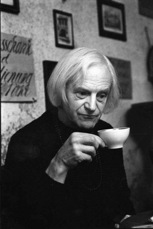 F frau 009