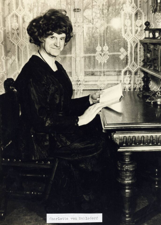F frau 011
