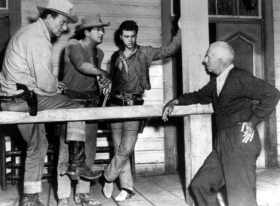 Rio bravo 20 set still Hawks