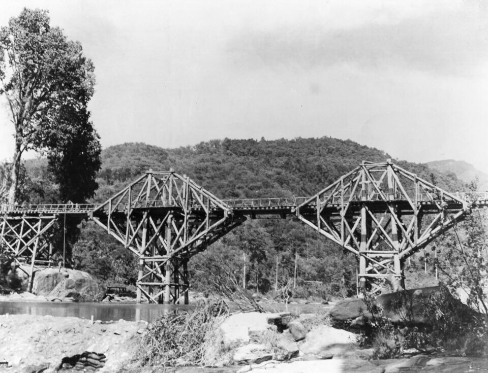 Bridge on the river kwai the 4 lean