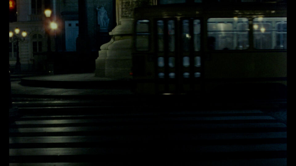 Toute Une Nuit Prores HQ 25 FPS HD 00 01 43 24 Still003