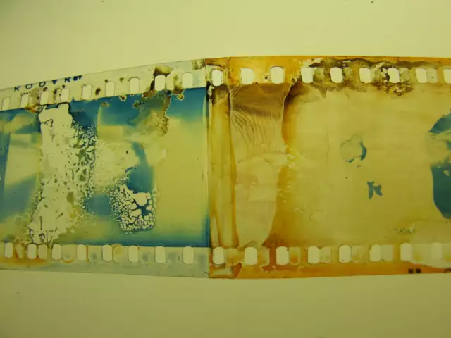 Nitrate decomposition