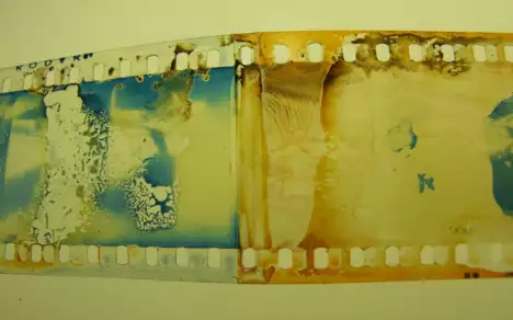 Nitrate decomposition