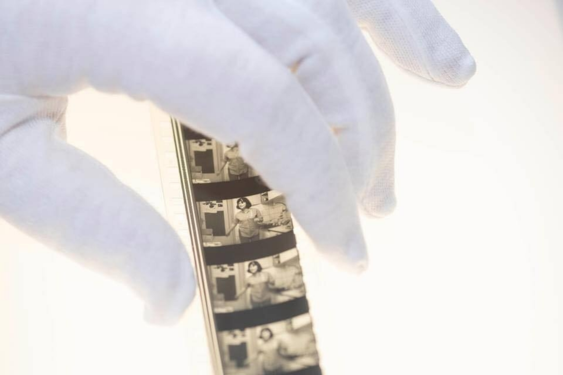Film inspection<strong> Saute ma ville</strong>, 1968 